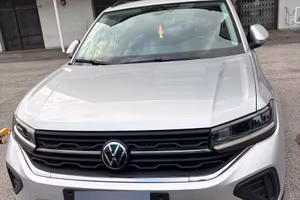 Volkswagen T-Cross 1.0 TSI 95 CV ; 5.500 km