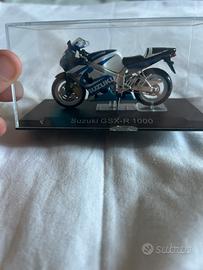 Modellino Moto Suzuki GSX-R 1000 Scala 1:24