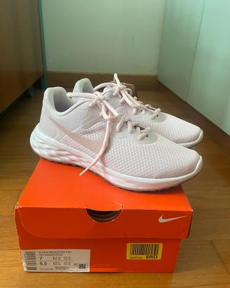 Nike Revolution