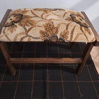 sgabello poggiapiedi modernariato