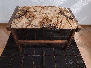 sgabello poggiapiedi modernariato