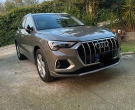 Audi q3 35 tfsi s-tronic