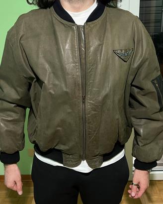 Giacca in pelle modello bomber americano