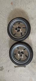 cerchi con disco di scooter Aprilia SR 
