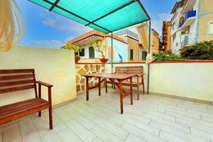 3 LOCALI A MONTE DI PROCIDA