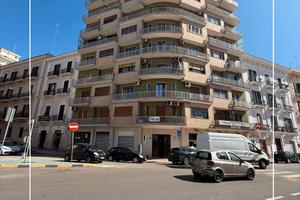 Via cavallotti 5 vani + acc vista mare