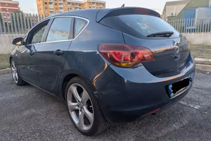 Opel Astra J 1.7 CDTI Cosmo