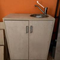 MOBILE IN LEGNO CON LAVANDINO TONDO € 50