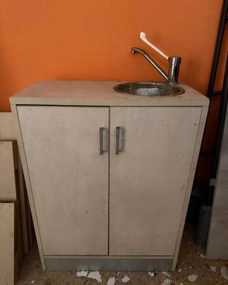 MOBILE IN LEGNO CON LAVANDINO TONDO € 50