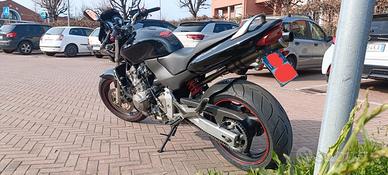 Honda honet 600 02 ben tenuta