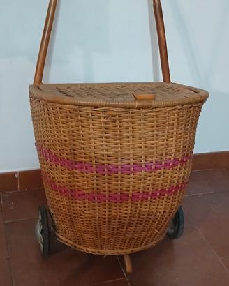 carrello in vimini vintage 