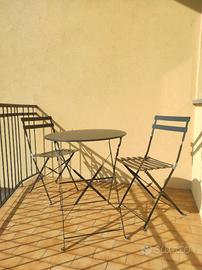 Tavolino e sedie per esterno