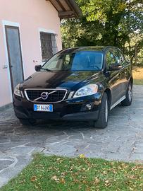 Volvo XC60 AWD 2400 D5