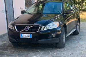 Volvo XC60 AWD 2400 D5