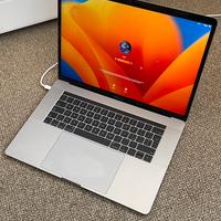 Apple MacBook Pro 15” 2017 Touch Bar + Apple Mouse