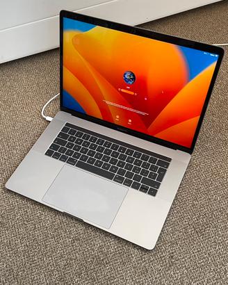 Apple MacBook Pro 15” 2017 Touch Bar + Apple Mouse