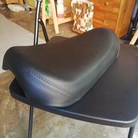 Sella le pera per Harley 883 anno 2001.