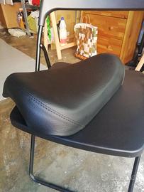 Sella le pera per Harley 883 anno 2001.