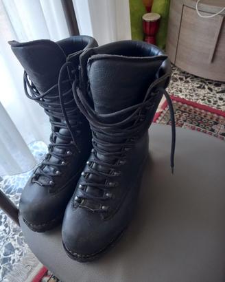 Anfibi Crispi in goretex