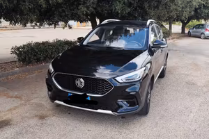 MG ZS 1.5 nera 62830km €13.000