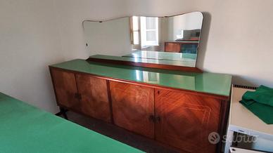 Vendiamo credenza con specchio