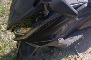 Kymco AK 550