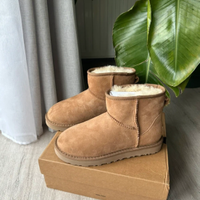 Stivali da donna UGG Classic Mini  38