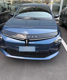 Lancia ypsilon edizione limitata cassina
