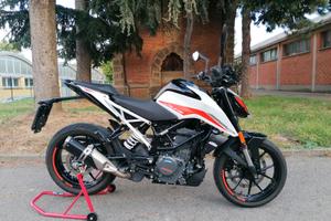 KTM 390 DUKE 2023 - GARANZIA 12 MESI - PATENTE A2