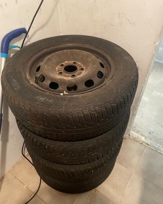 4 gomme invernali compresse di cerchio in ferro