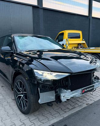 Audi Q8 3.0 TFSI quattro 250 kW S line edition ! i