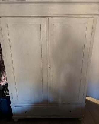 Armadio di legno alla toscana