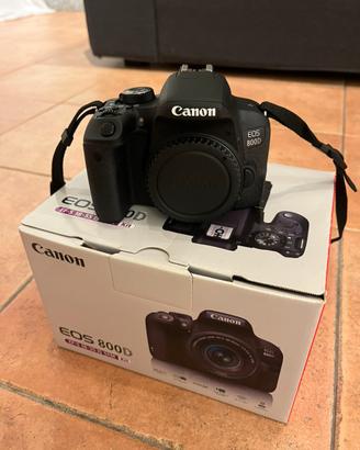 CANON EOS 800D (5700 scatti) + 2 obiettivi + acc.