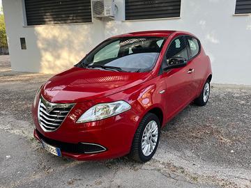 Lancia ypsilon 0.9 metano