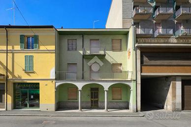 CASA SEMINDIPENDENTE A STRADELLA