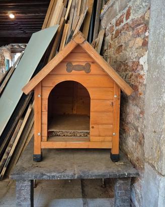 Casetta in legno per cani/gatti