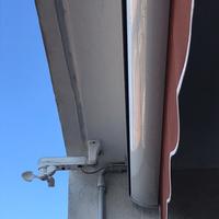 Tenda motorizzata con telecomando e sensore vento