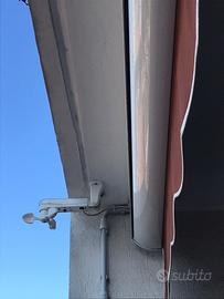 Tenda motorizzata con telecomando e sensore vento