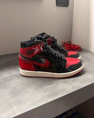 air jordan nere e rosse lucide