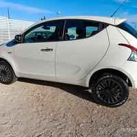 Lancia Ypsilon 0.9 TwinAir 85 CV 5 porte Metano Ec