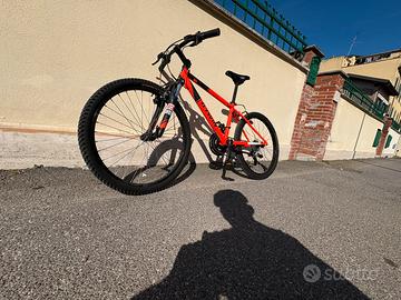bicicletta rockrider B'TWIN 500