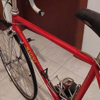 Bicicletta da corsa  su strada