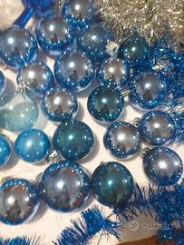 Decorazioni natalizie palline blu e bianco