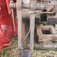 Antica morsa da fabbro