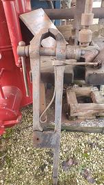 Antica morsa da fabbro