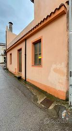 Immobile sito al centro del paese