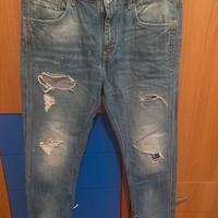 Jeans uomo strappati