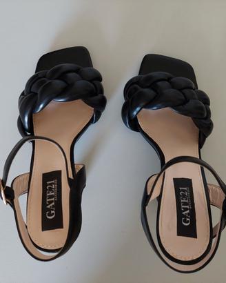 SANDALI DONNA IN ECOPELLE N.37 NERO. NUOVE.
