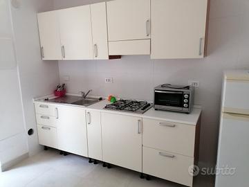 Pianoterra fronte pineta con spazio esterno