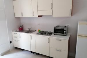 Pianoterra fronte pineta con spazio esterno